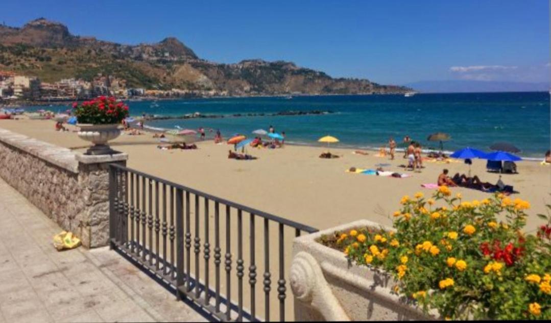 Arcadia Golden Bay Lejlighed Giardini Naxos Eksteriør billede