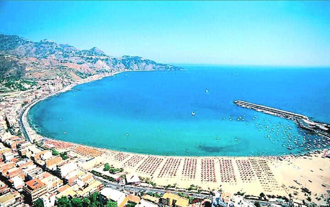 Arcadia Golden Bay Lejlighed Giardini Naxos Eksteriør billede