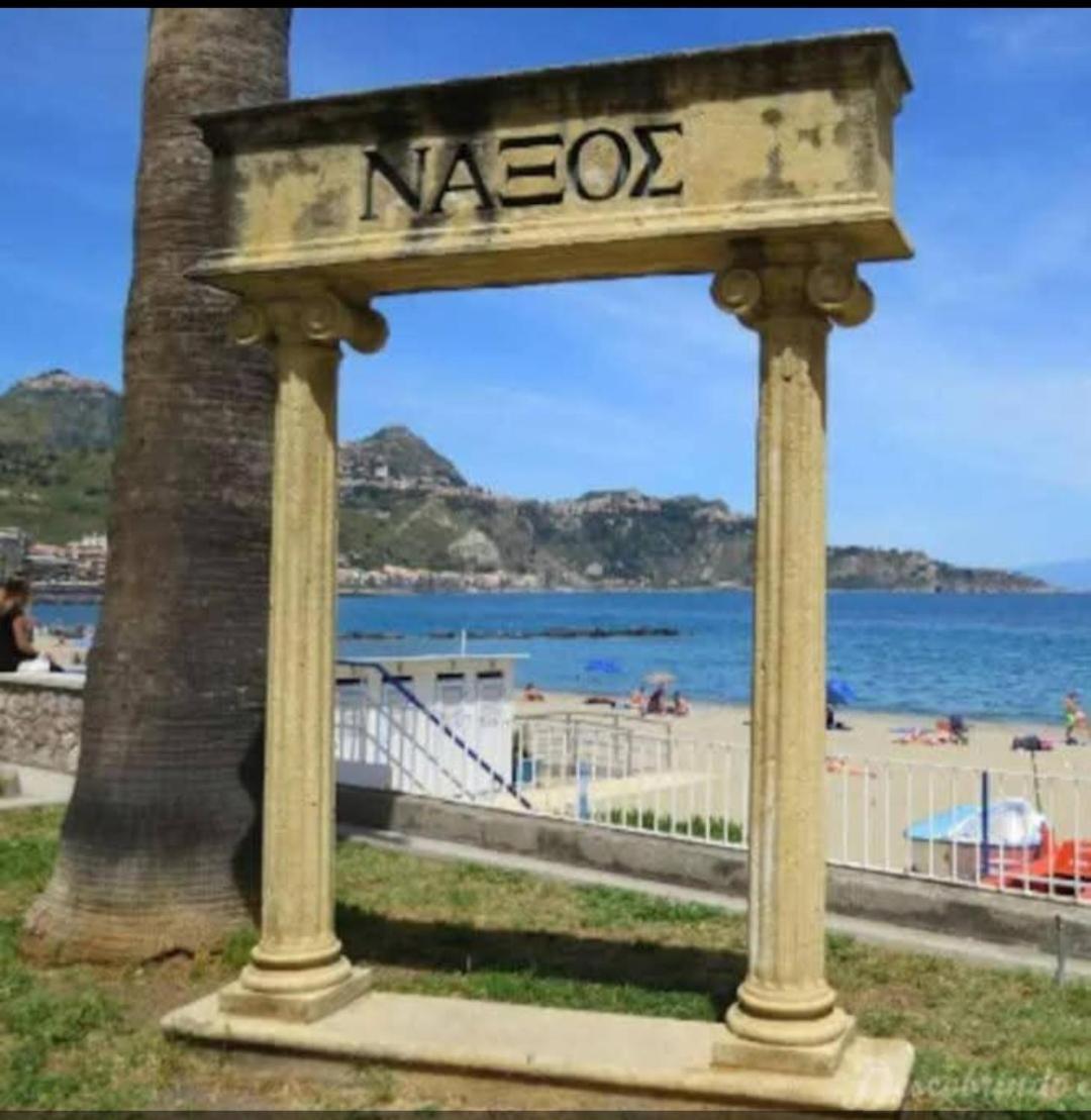 Arcadia Golden Bay Lejlighed Giardini Naxos Eksteriør billede